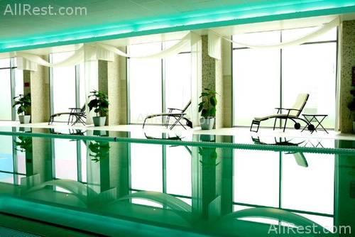 Holiday Inn Hotel 14